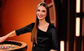 Aplikasi budaya4d menampilkan permainan meja roulette dengan dealer langsung